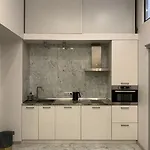 Luxury Apartment *
