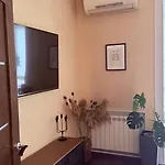 Luxury Apartment *